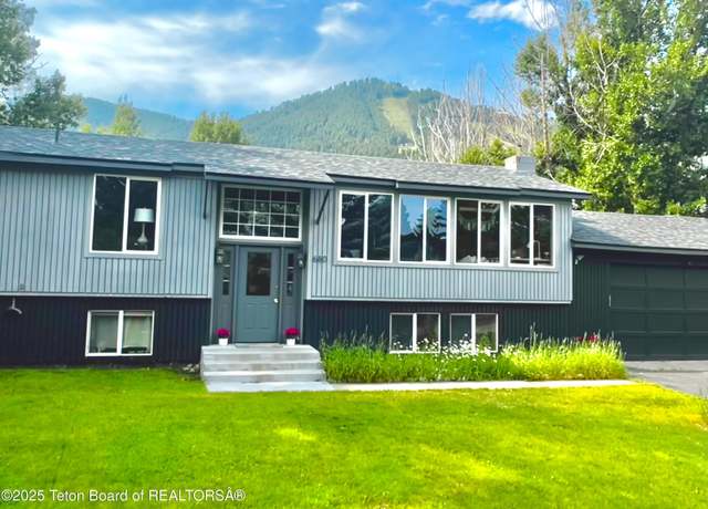 Property at 680 E Hall St, Jackson, WY 83001, 5 beds, 4 baths