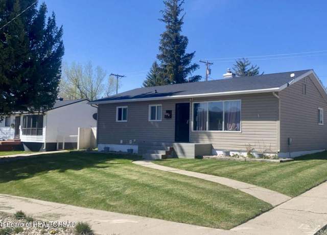 Property at 721 Ash Ave, Kemmerer, WY 83101, 3 beds, 2 baths