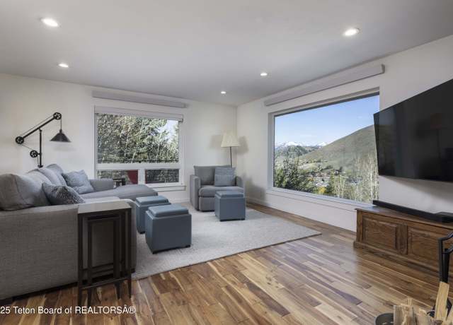 Property at 645 Pine Dr, Jackson, WY 83001, 3 beds, 3 baths