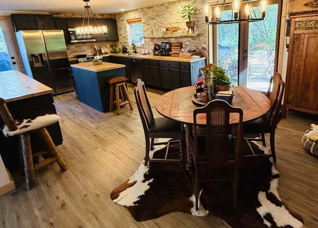 Property at 17 E Elkhorn Dr, Thayne, WY 83127, 6 beds, 4 baths