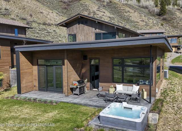 Property at 14145 Drake Dr, Jackson, WY 83001, 4 beds, 3 baths