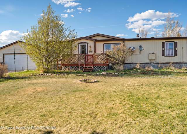 Property at 623 Mountain Dr, Dubois, WY 82513, 3 beds, 2 baths