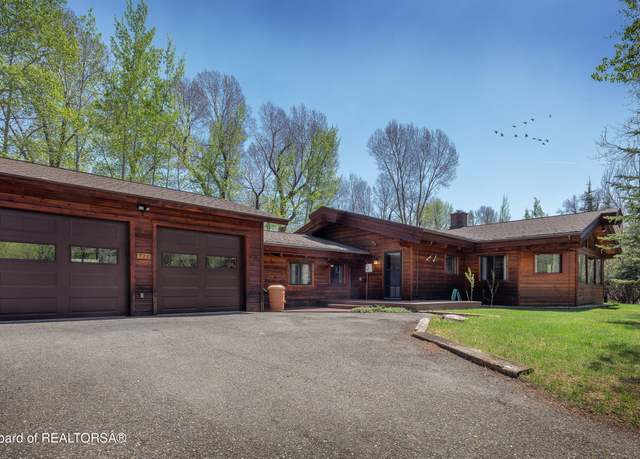 Property at 529 Quaking Aspen Dr, Driggs, ID 83422, 3 beds, 3 baths