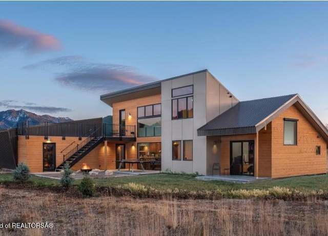 Property at 356 Columbine St, Alpine, WY 83128, 4 beds, 3 baths