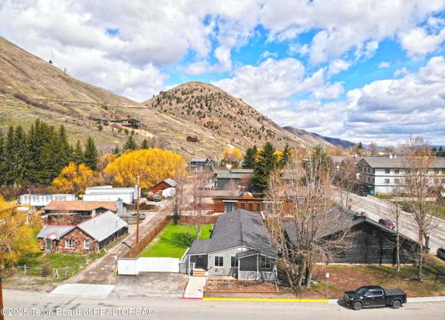 Property at 245 W Gill Ave, Jackson, WY 83001