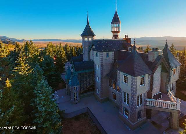 Property at 2150 Robinson Ln, Bedford, WY 83112, 5 beds, 6 baths