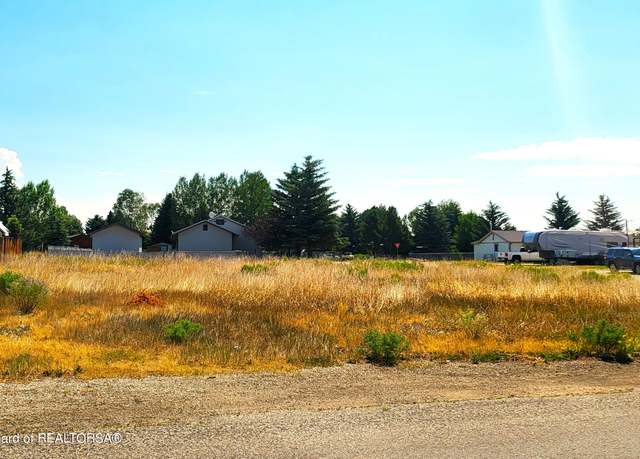 Property at 395 S Lincoln Ave, Pinedale, WY 82941