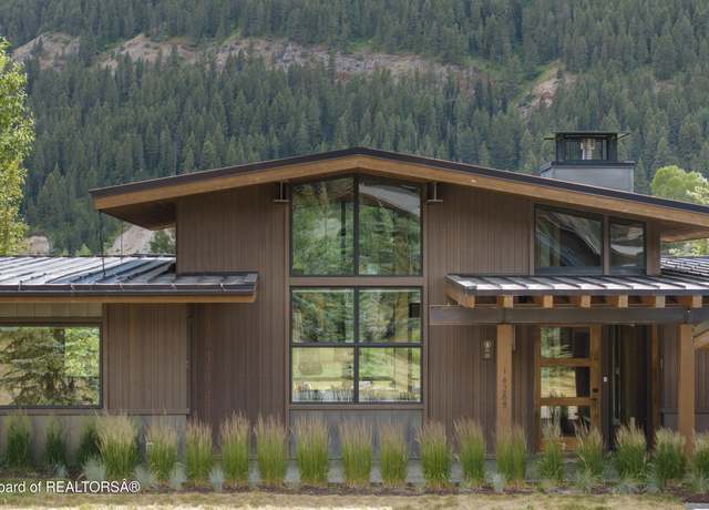 Property at 14265 S Leader Ln, Jackson, WY 83001, 4 beds, 4.5 baths