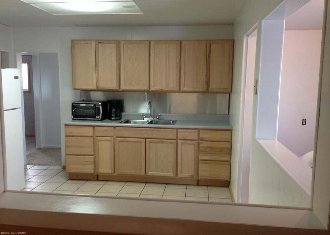 140 3rd St