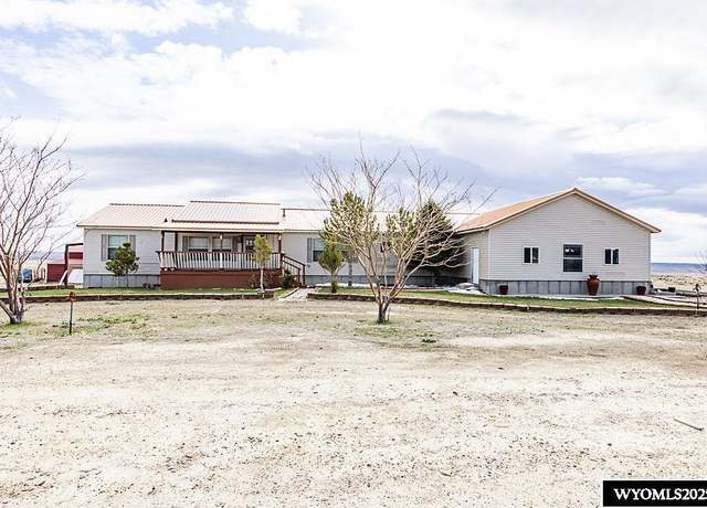 Property at 2 Lakota Dr, Rock Springs, WY 82901, 3 beds, 2 baths