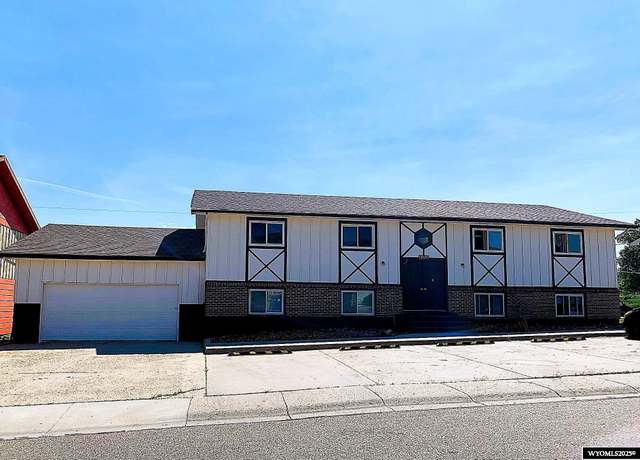 Property at 173 Columbine Dr, Casper, WY 82604, 8 beds, 4 baths