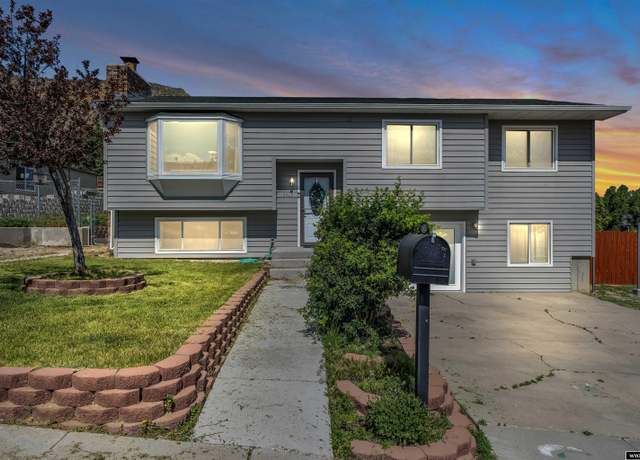 Property at 2625 Indiana Ct, Green River, WY 82935, 4 beds, 3 baths