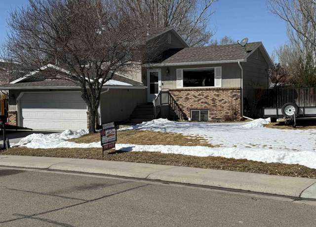 Property at 2407 Mountain Road Rd, Rock Springs, WY 82901, 4 beds, 2.5 baths