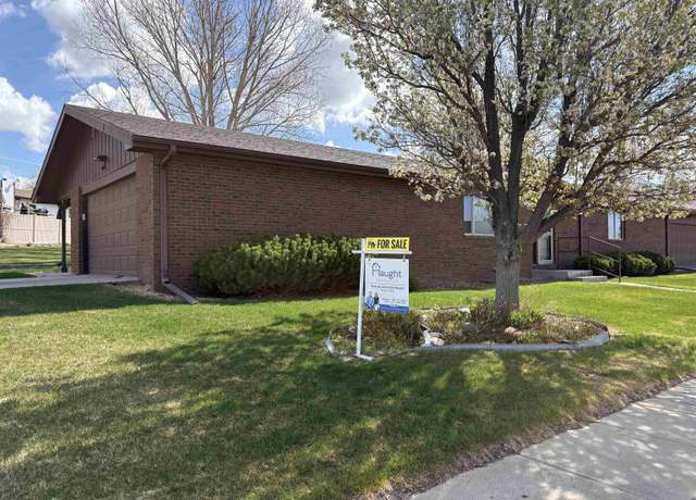 Property at 2327 Crestview Dr, Torrington, WY 82240, 4 beds, 3 baths