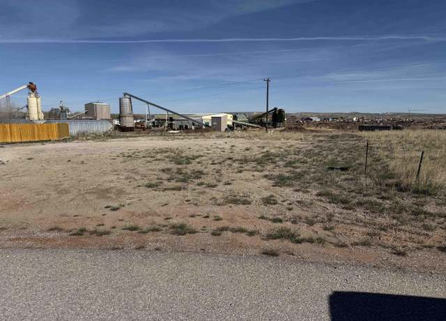 Property at 108 Safari Dr, Saratoga, WY 82331