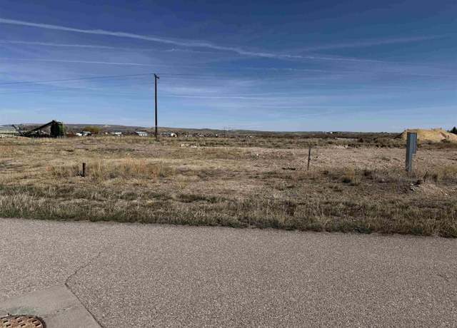 Property at 114 Safari Dr, Saratoga, WY 82331