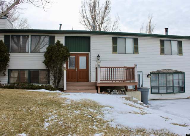Property at 1050 Truman St, Rock Springs, WY 82901, 4 beds, 2.5 baths