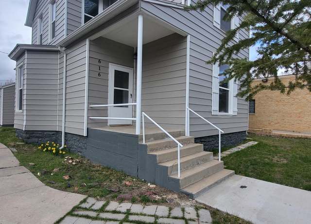 Property at 616 7th St, Rawlins, WY 82301, 4 beds, 1.75 baths