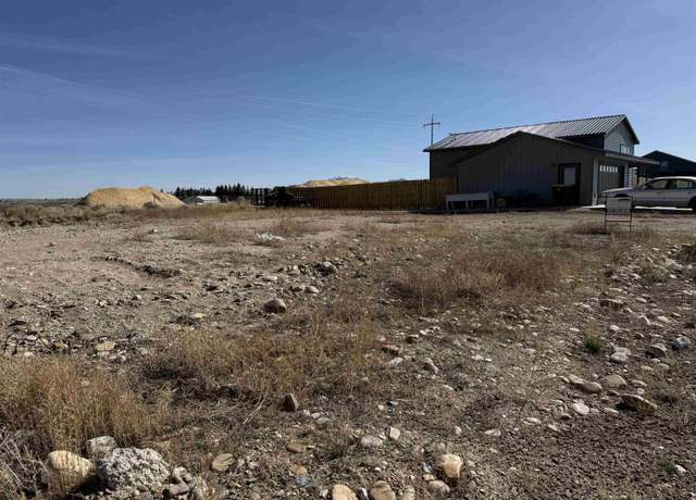 Property at 116 Safari Dr, Saratoga, WY 82331