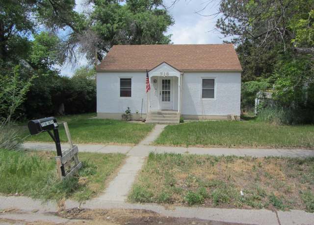 Property at 716 S 6th St, Douglas, WY 82633, 4 beds, 1.5 baths