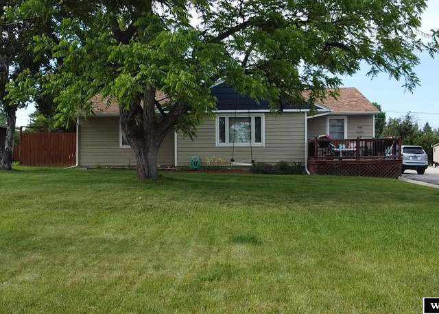 Property at 828 Fort St, Buffalo, WY 82834, 4 beds, 2 baths