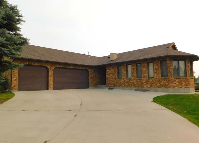 Property at 911 Laramie St, Rock Springs, WY 82901, 4 beds, 3 baths