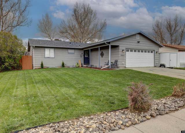 Property at 3061 Cotton Creek Pl, Casper, WY 82604, 5 beds, 3 baths