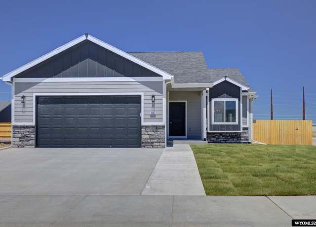 Property at 4636 Shale Cir, Mills, WY 82644, 4 beds, 3 baths