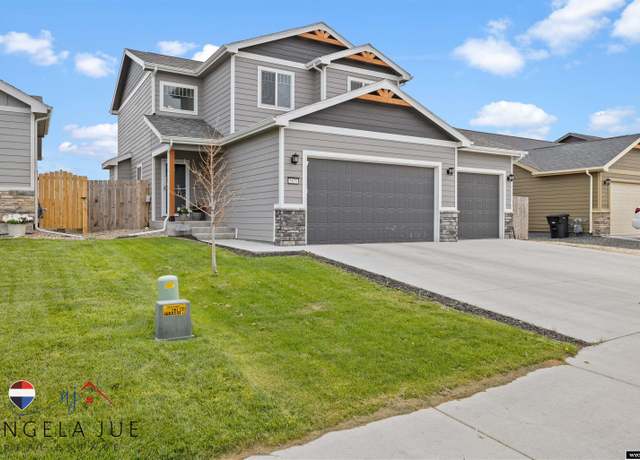 Property at 5875 Overlook Way, Mills, WY 82604, 4 beds, 3.25 baths