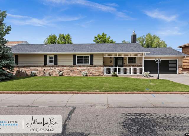 Property at 23 Valley Dr, Casper, WY 82604, 3 beds, 1.75 baths