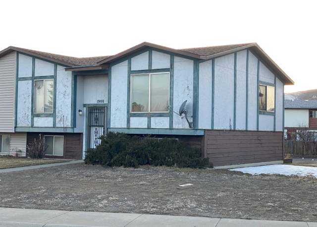 Property at 1900 Dunphail St, Rawlins, WY 82301, 3 beds, 1 bath