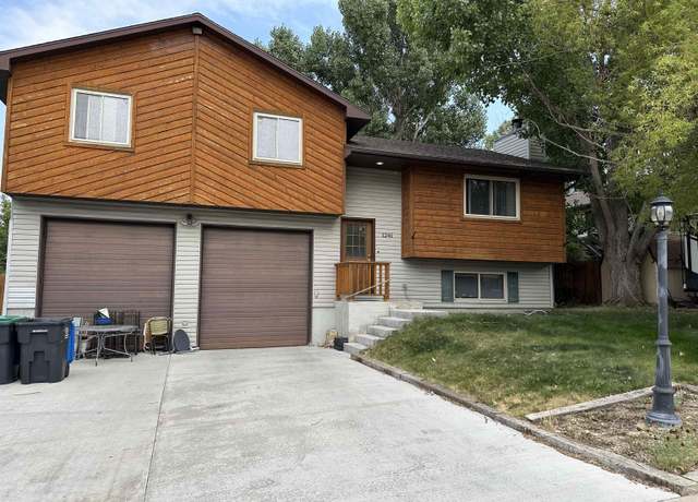 Property at 1240 Midwest Dr, Green River, WY 82935, 3 beds, 3 baths