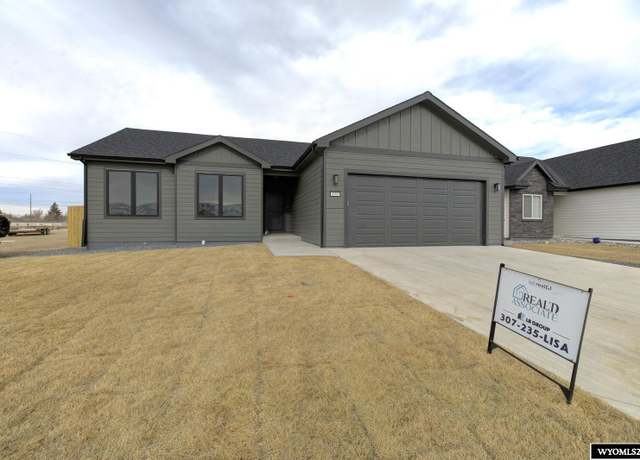 Property at 4668 Shale Cir, Mills, WY 82644, 3 beds, 2 baths