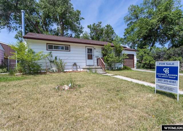 Property at 1220 Bon Ave, Casper, WY 82609, 4 beds, 1.75 baths