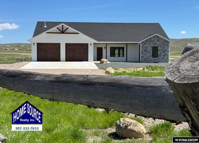 Property at 37 Lyons Valley Rd, Lander, WY 82520, 3 beds, 2.5 baths