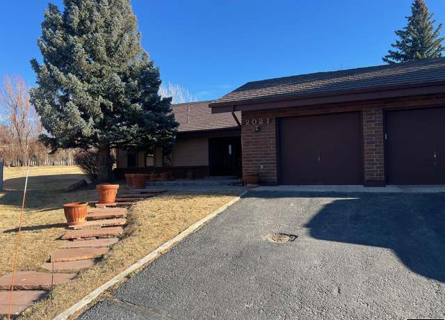 Property at 2021 Rustic Place Pl, Casper, WY 82609, 3 beds, 3 baths