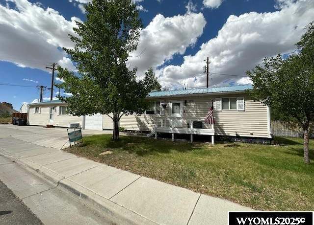 Property at 560 Hillcrest Way, Green River, WY 82935, 5 beds, 3 baths