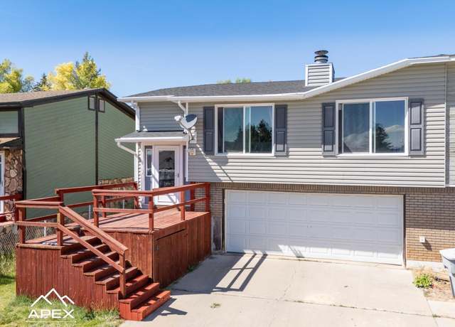 Property at 117 Sandstone Dr, Evanston, WY 82930, 2 beds, 1.75 baths