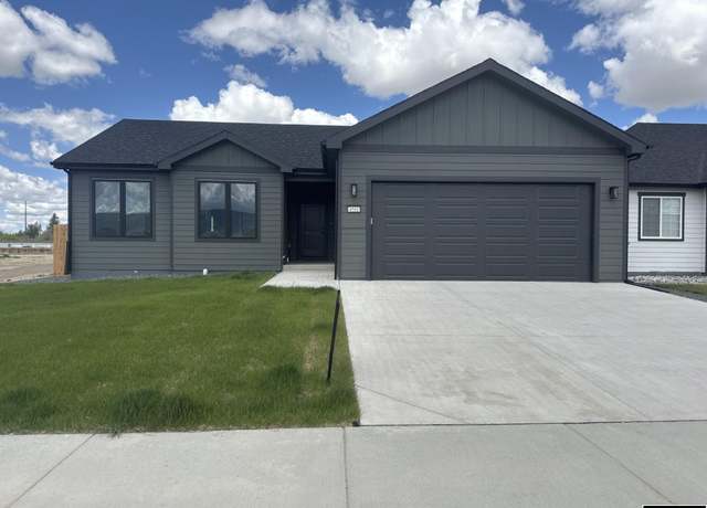 Property at 4501 Shale Cir, Mills, WY 82644, 3 beds, 2 baths