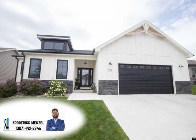 Property at 5211 Cheney Loop, Casper, WY 82609, 5 beds, 3 baths