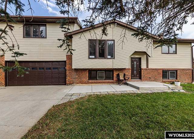 Property at 414 Emerald St, Rock Springs, WY 82901, 4 beds, 2 baths