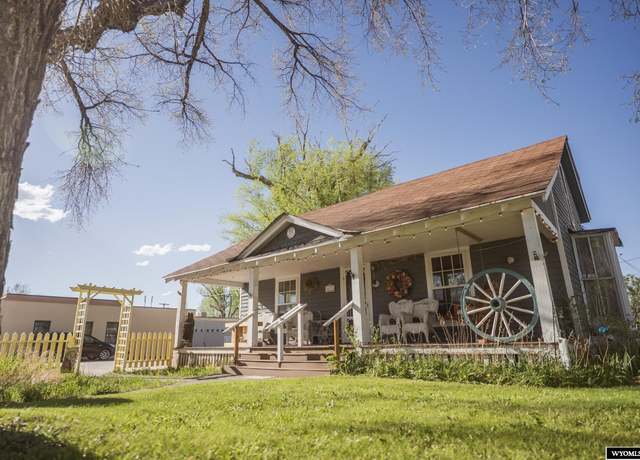 Property at 654 W Main St, Lander, WY 82520, 3 beds, 1.5 baths