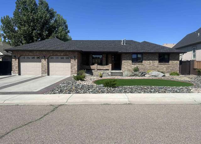 Property at 516 Oak Creek Dr, Rock Springs, WY 82901, 5 beds, 3.5 baths