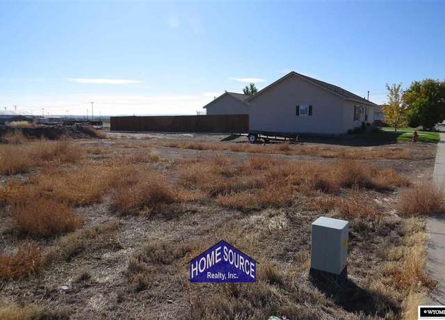 Property at 901 Tundra Dr, Riverton, WY 82501