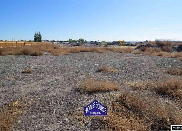 Property at 813 Tundra Dr, Riverton, WY 82501
