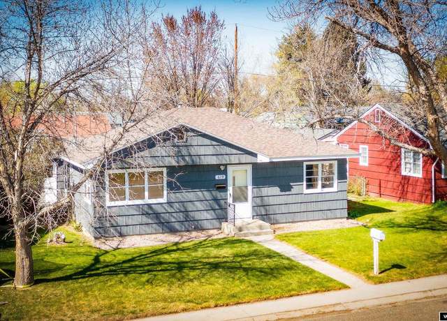 Property at 619 Washakie Ave, Worland, WY 82401, 3 beds, 1 bath