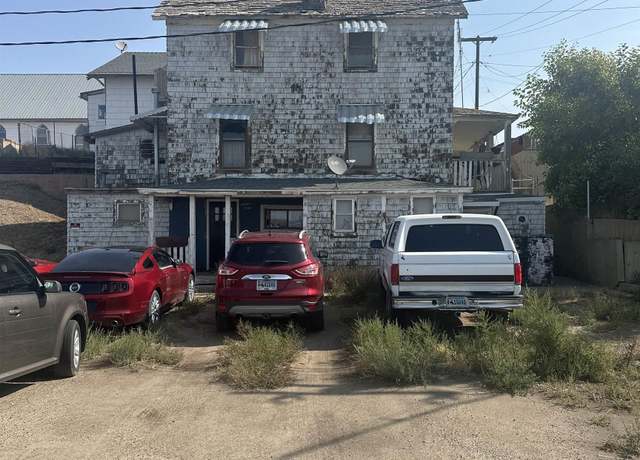 Property at 31 1st St, Rock Springs, WY 82901, 4 beds, 3 baths