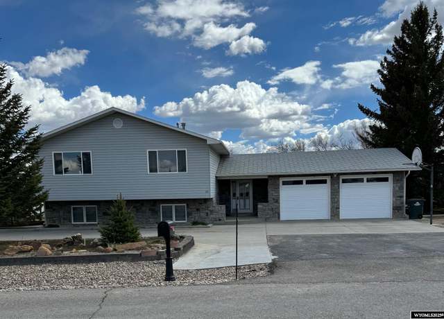 Property at 191 Lester Dr, Rock Springs, WY 82901, 6 beds, 3.25 baths