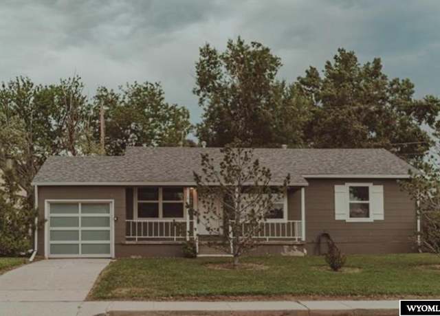 Property at 1605 Hyview Ave, Casper, WY 82604, 3 beds, 1 bath