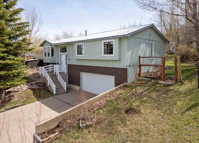 Property at 147 Apache Dr, Evanston, WY 82930, 4 beds, 2.5 baths